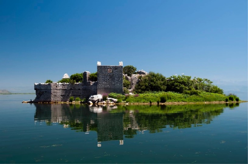 skuthari_skardarseealbanieninselgrmozur