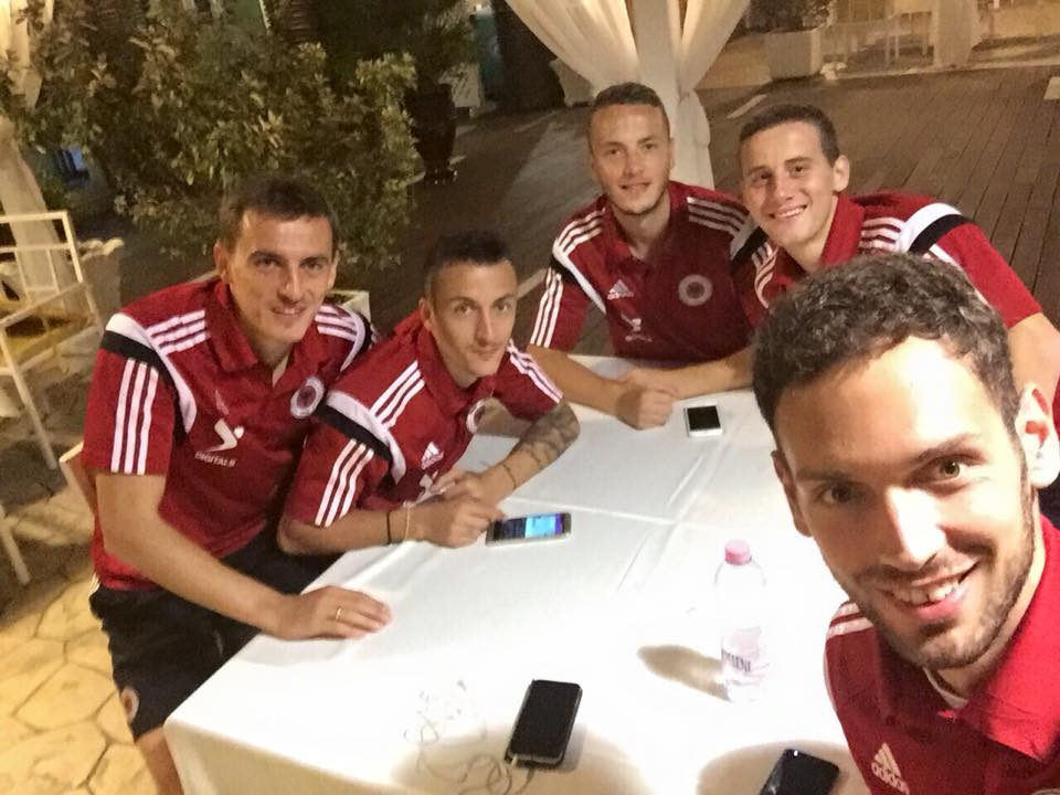 12074611_916515758436850_8644845298171923267_n