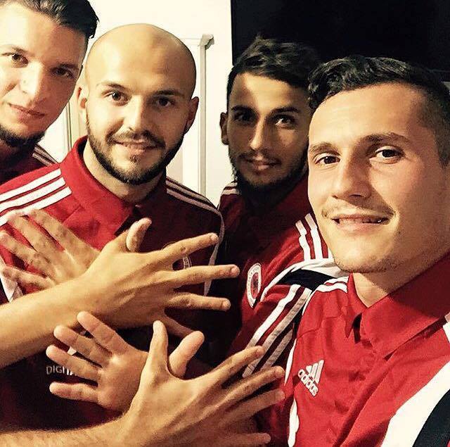 12096512_778572235602894_2324173604090267021_n