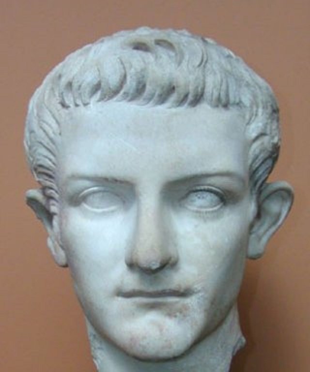 caligula2a