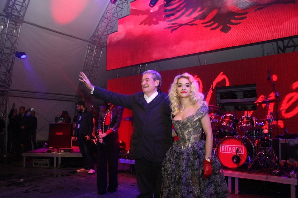 8230135655_1718ec285f_b