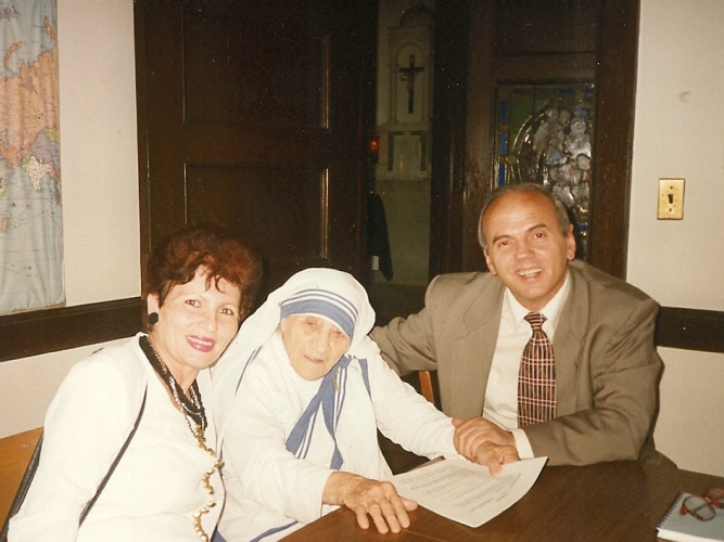 pellumb-kulla-dhe-nene-tereza