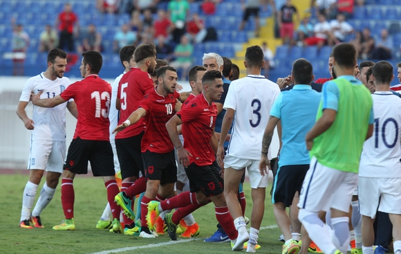 ÁÃÙÍÁÓ Ê21 /  ÅËËÁÄÁ - ÁËÂÁÍÉÁ