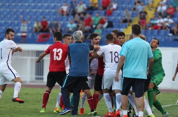 ÁÃÙÍÁÓ Ê21 /  ÅËËÁÄÁ - ÁËÂÁÍÉÁ