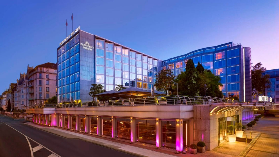 hotel-president-wilson-lux1274ex-177368-exterior-view-of-the-hotel-at-twilight
